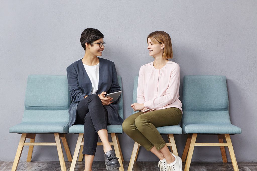 10 Preguntas Clave para Entrevistar a un Cuidador de Ancianos (y acertar a la primera) 10 Preguntas Clave para Entrevistar a un Cuidador de Ancianos (y acertar a la primera)